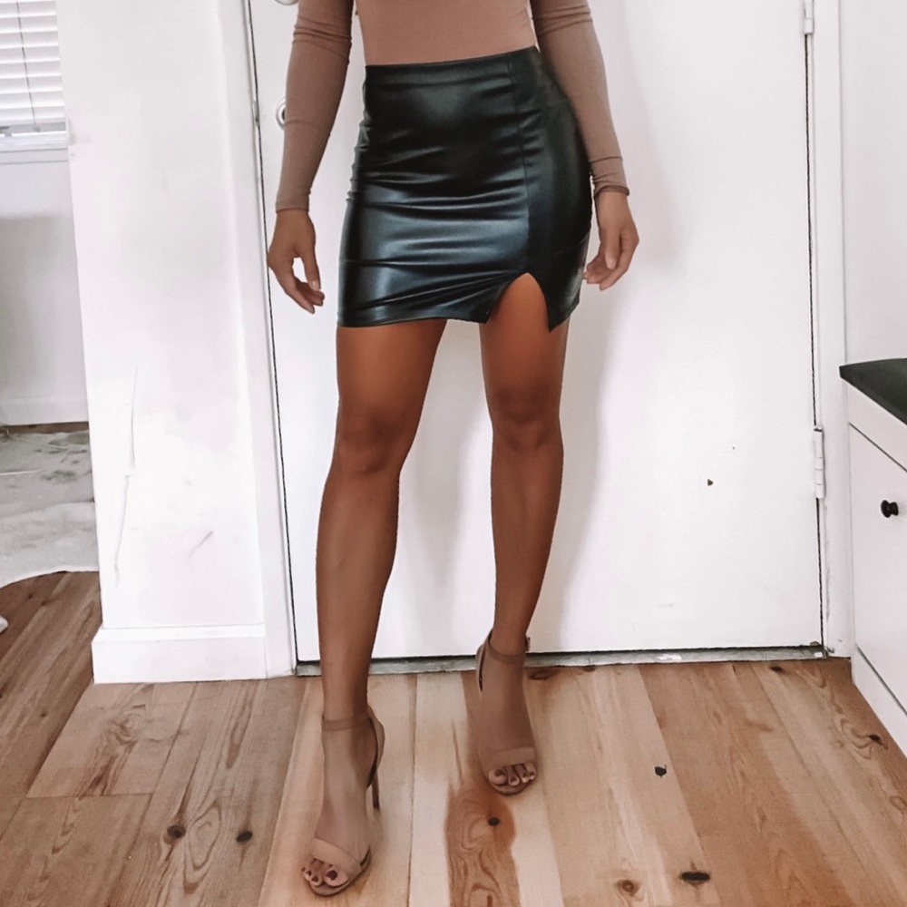 🆕GILLIAN FAUX LEATHER SKIRT